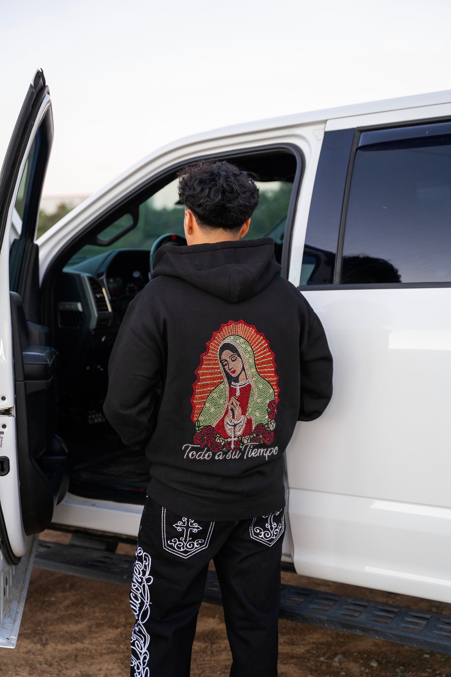 “Todo a su Tiempo” Virgencita Hoodies