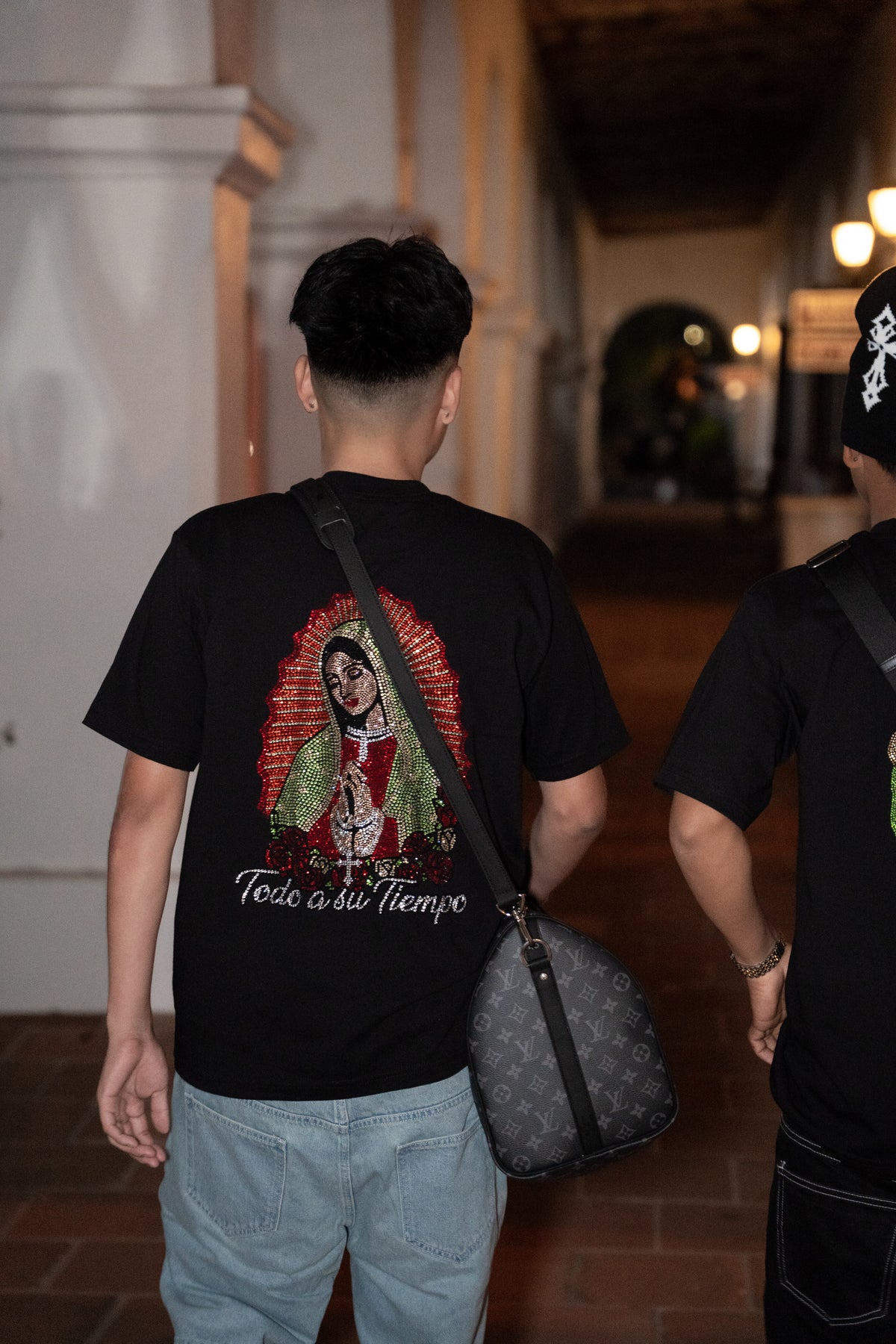 Todo a su Tiempo Virgencita Rhinestone T-Shirt